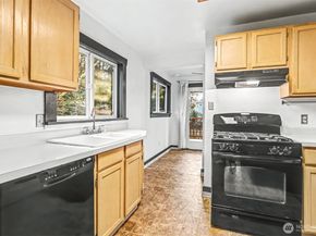 8535 18th Avenue NW, Seattle WA 98117