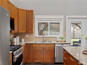 12411 NE 108th Place, Kirkland WA 98033