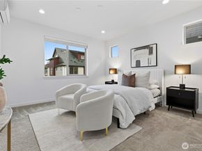 924 7th Avenue NE, Issaquah WA 98029