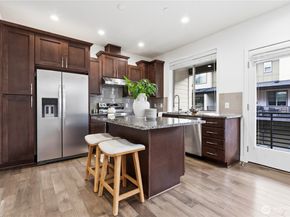 924 7th Avenue NE, Issaquah WA 98029