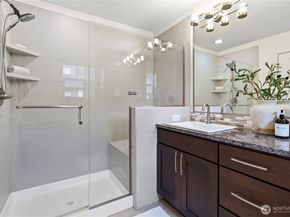 924 7th Avenue NE, Issaquah WA 98029