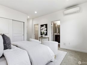 924 7th Avenue NE, Issaquah WA 98029