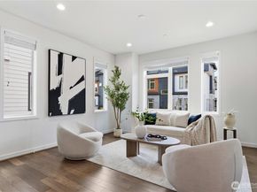 924 7th Avenue NE, Issaquah WA 98029