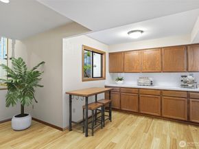 1602 NE 140th Street N2, Seattle WA 98125