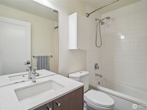 3070 SW Avalon Way E, Seattle WA 98126