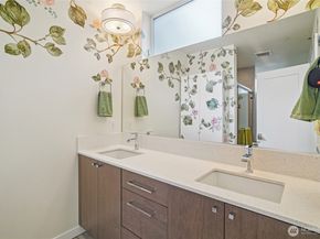 3070 SW Avalon Way E, Seattle WA 98126