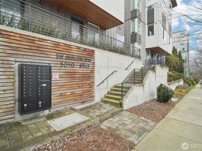 3070 SW Avalon Way E, Seattle WA 98126