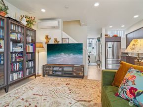3070 SW Avalon Way E, Seattle WA 98126