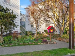 7870 Green Lake Drive N 10, Seattle WA 98103