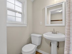 7870 Green Lake Drive N 10, Seattle WA 98103