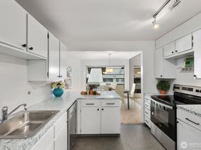 13741 15th Avenue NE C3, Seattle WA 98125