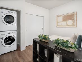 1085 103rd Avenue NE 124, Bellevue WA 98004