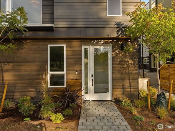 5204 Sand Point Way NE, Seattle WA 98105