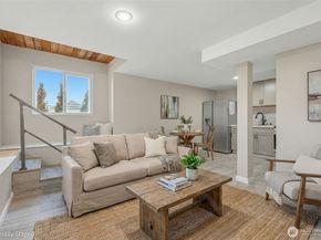 25011 20th Avenue S, Des Moines WA 98198