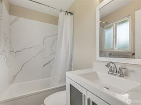 25011 20th Avenue S, Des Moines WA 98198