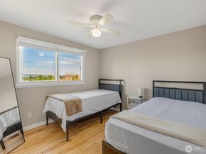 25011 20th Avenue S, Des Moines WA 98198