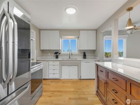 25011 20th Avenue S, Des Moines WA 98198