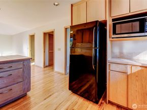 15728 NE 61st Ct, Redmond WA 98052