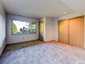 15728 NE 61st Ct, Redmond WA 98052