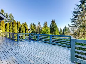 15728 NE 61st Ct, Redmond WA 98052