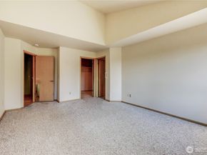 15728 NE 61st Ct, Redmond WA 98052