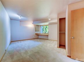 15728 NE 61st Ct, Redmond WA 98052