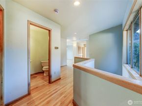 15728 NE 61st Ct, Redmond WA 98052