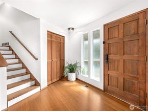 13922 Manor Way, Lynnwood WA 98087