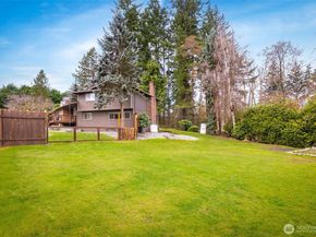 13922 Manor Way, Lynnwood WA 98087