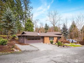 13922 Manor Way, Lynnwood WA 98087