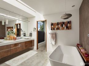 122 10th Avenue, Kirkland WA 98033