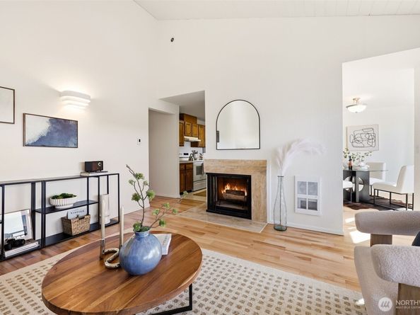 1965 12th Avenue W 403, Seattle WA 98119