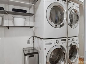 10501 8th Avenue NE 406, Seattle WA 98125