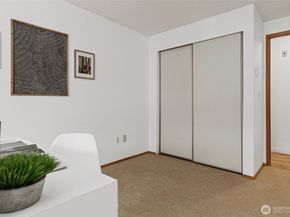 10501 8th Avenue NE 406, Seattle WA 98125