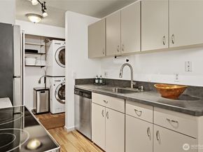 10501 8th Avenue NE 406, Seattle WA 98125