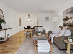 10501 8th Avenue NE 406, Seattle WA 98125