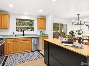 1641 N 185th Street, Shoreline WA 98133