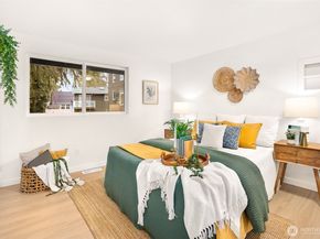 1641 N 185th Street, Shoreline WA 98133