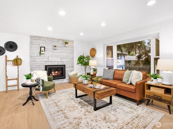 1641 N 185th Street, Shoreline WA 98133