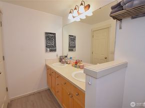 15026 40th Avenue 14302, Lynnwood WA 98087