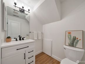 953 Field Avenue NE, Renton WA 98059