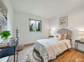 953 Field Avenue NE, Renton WA 98059