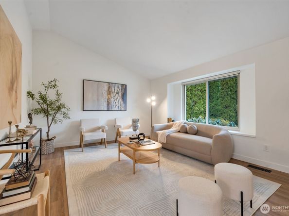 953 Field Avenue NE, Renton WA 98059