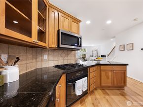 1947 NE Killian Lane, Issaquah WA 98029