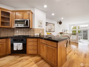 1947 NE Killian Lane, Issaquah WA 98029