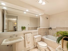 15512 Country Club Drive B14, Mill Creek WA 98012