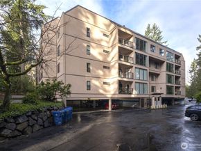 15512 Country Club Drive B14, Mill Creek WA 98012