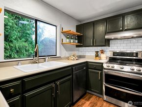 16825 17th Avenue SE, Bothell WA 98012