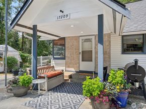 17209 W Riverside Drive, Bothell WA 98011