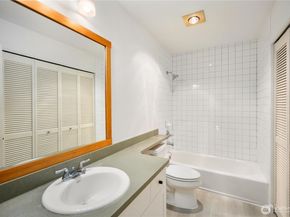 112 22nd Avenue B, Seattle WA 98122